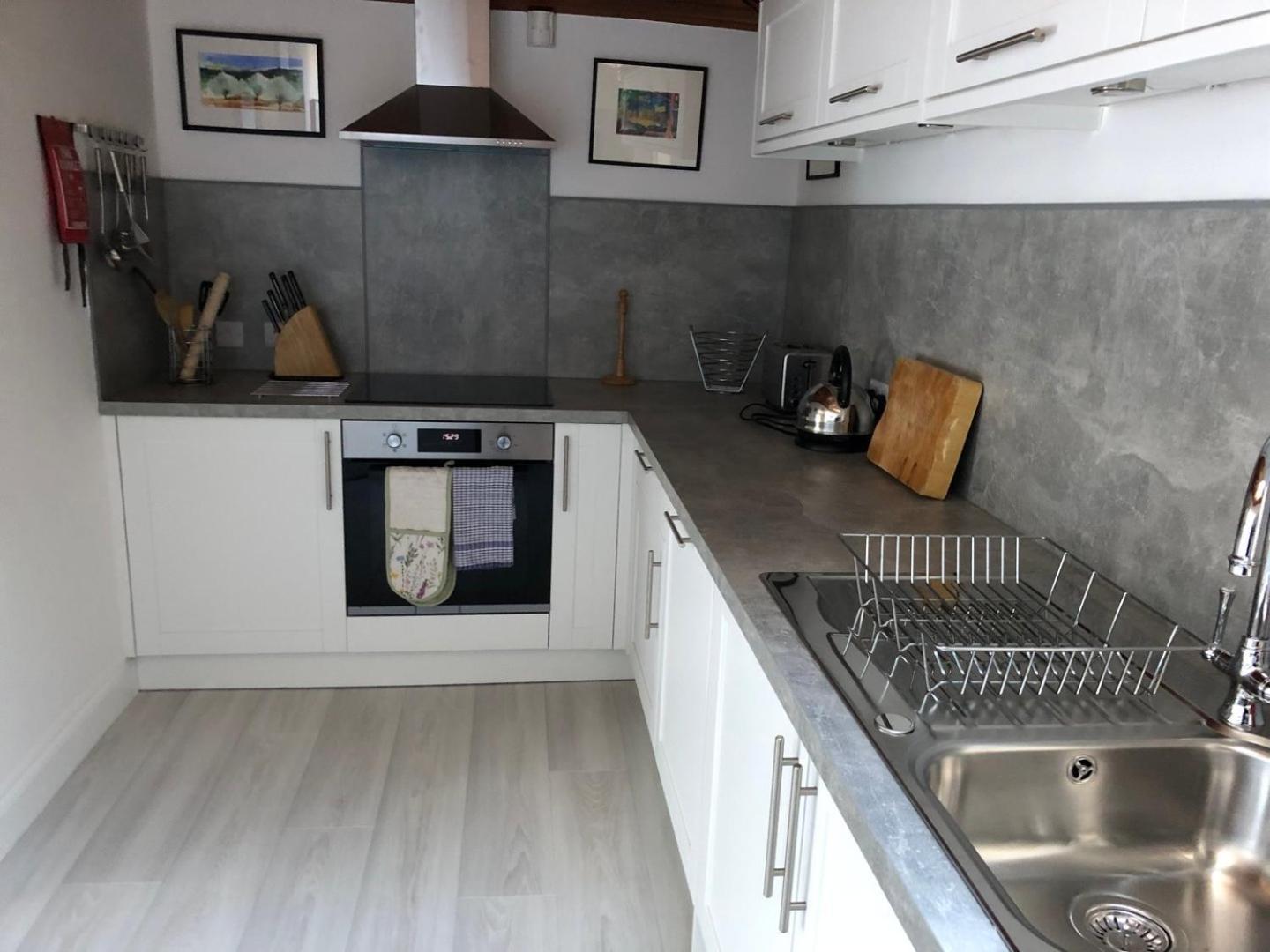 Guestready - Classic Charm Near Holyrood Park Единбург Екстериор снимка