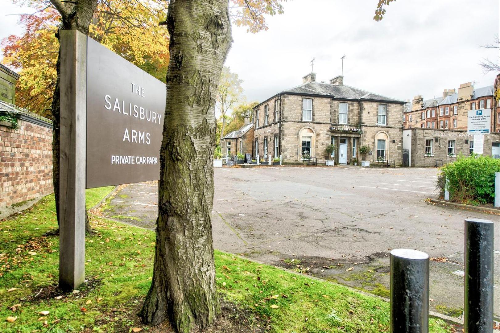 Guestready - Classic Charm Near Holyrood Park Единбург Екстериор снимка