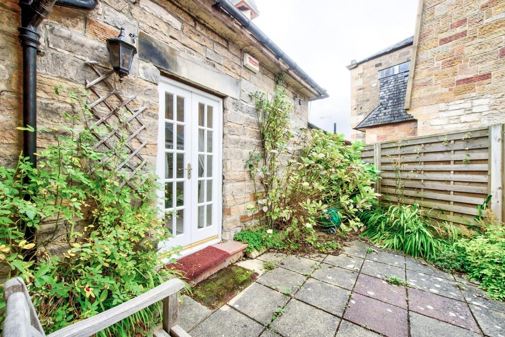 Guestready - Classic Charm Near Holyrood Park Единбург Екстериор снимка