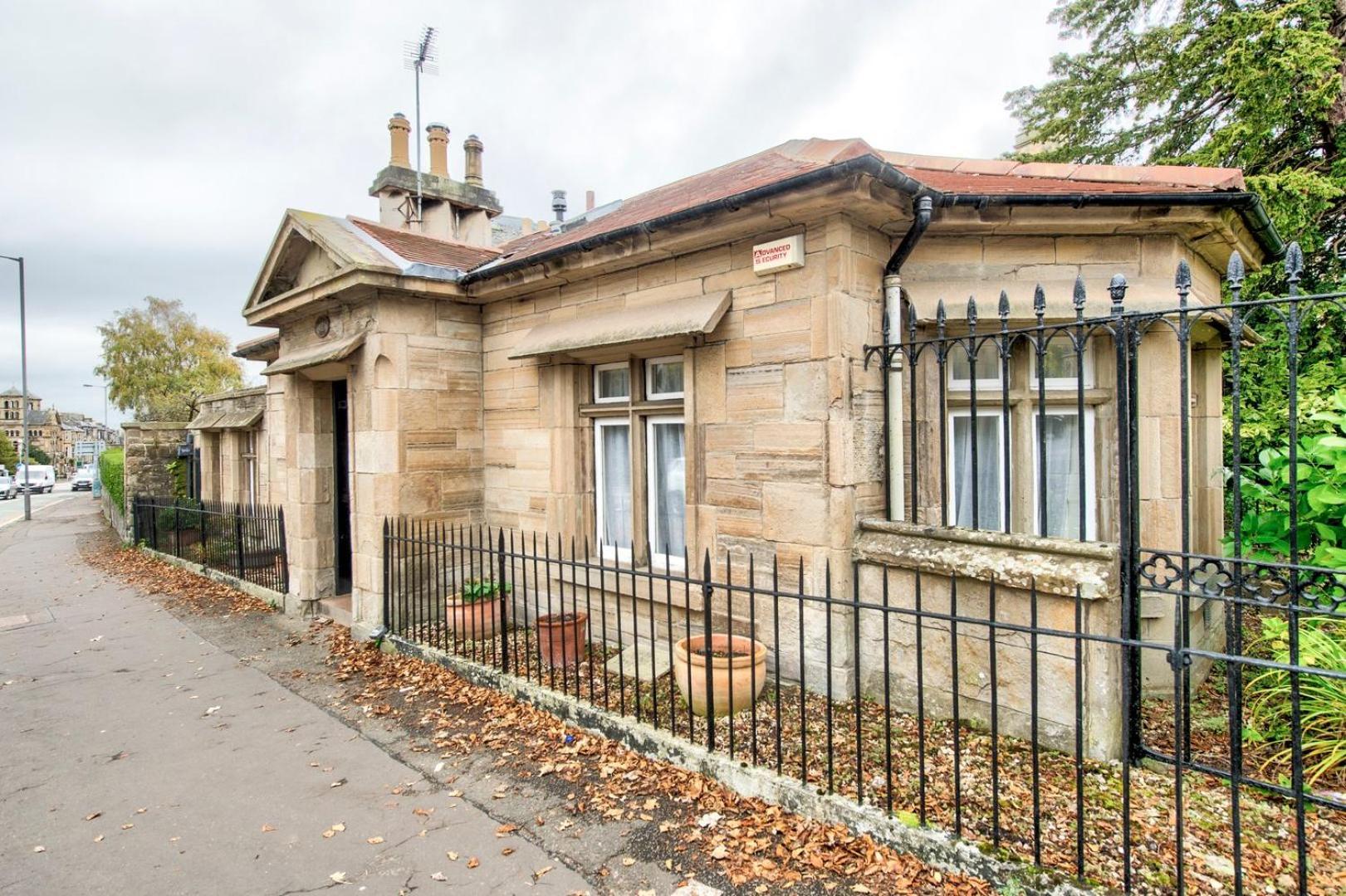 Guestready - Classic Charm Near Holyrood Park Единбург Екстериор снимка